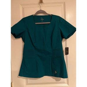 Jaanuu Scrub Top